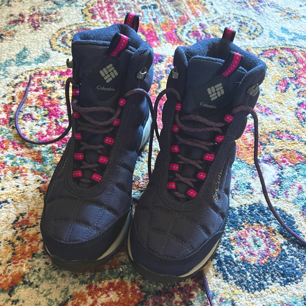 Used once Columbia hiking boots - size 7